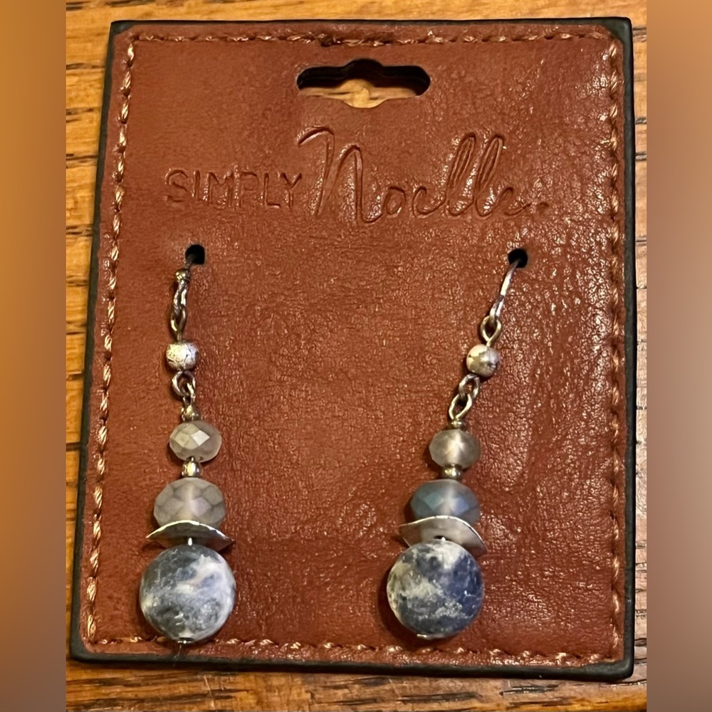 Simply Noelle Drop Earrings NWT